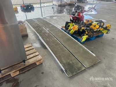 Quantity of (2) Car Ramps Divers - Industriel