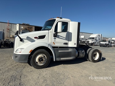 2015 Peterbilt 579 4x2 S/A Day Cab Truck Tractor