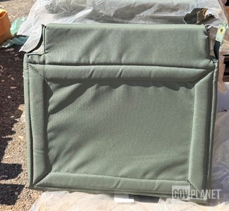 8- Humvee Drivers Side Bottom Seat  Cushions Ship Dims: 15x22x18 20lbs Parti di ricambio per Humvee