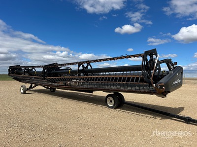 2011 MacDon FD70 Combine Header