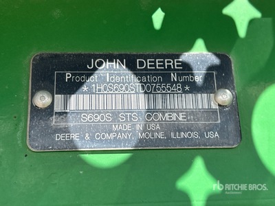 2013 John Deere S690 Combine Harvester