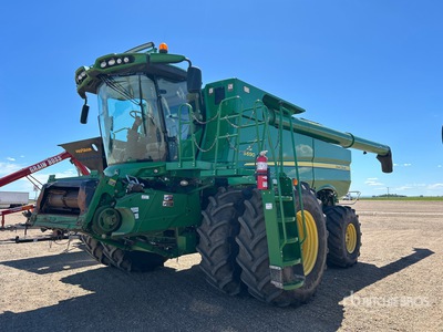 2013 John Deere S690 Mietitrebbia