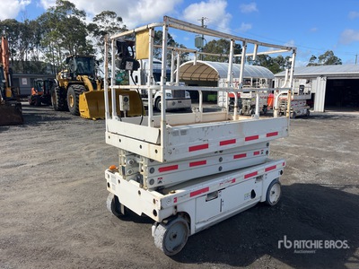 2014 Haulotte Compact 10 Electric Schaarlift (Inoperable)