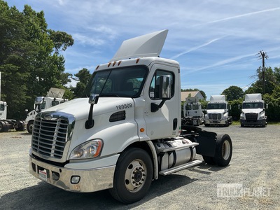 2016 Freightliner CA113DC 6x4 T/A Day Cab Truck Tractor