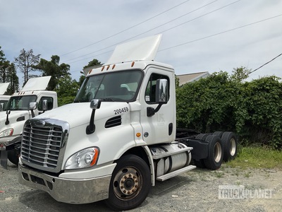 2016 Freightliner CA113DC 6x4 T/A Day Cab Truck Tractor