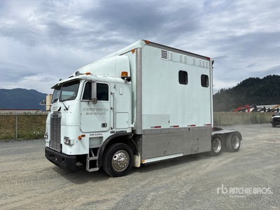 1986 Freightliner 6x4 Sobrecabina T/A con cama