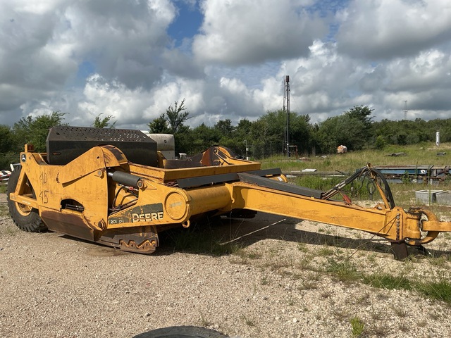 2015 John Deere 2010E 4 Tire Ejector Pull Scraper
