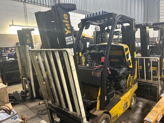 2015 Yale GLC040 3750 lb Cushion Tire Forklift