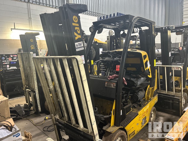 2015 Yale GLC040 3750 lb Cushion Tire Forklift
