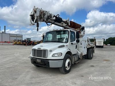 Altec DC47 T R on 2015 Freightliner M2 106 4x2 Graafmachine Derrick Truck