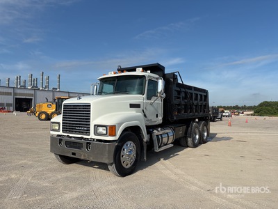 2016 Mack CHU613 6x4 T/A Camión dumper
