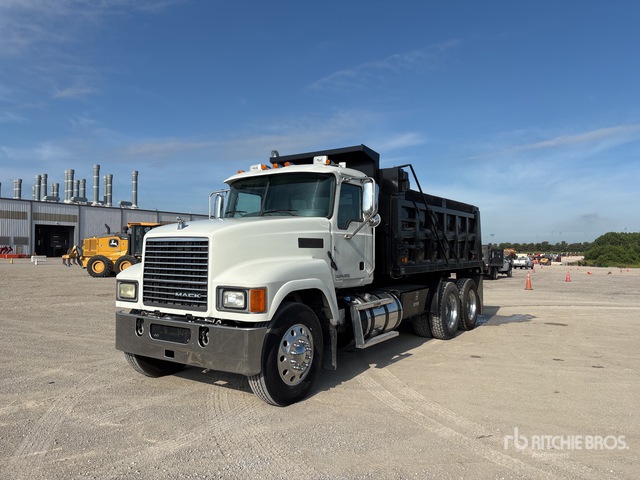 2016 Mack CHU613 6x4 T/A Dump Truck