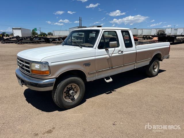 1997 Ford F-250 4x4 Extended Cab Pickup