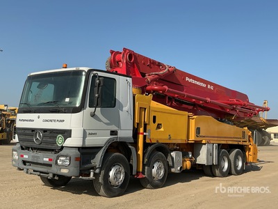 2005 Putzmeister BSF4214H 42 m on 2005 Mercedes-Benz Actros 3241 8x4 Twin-Steer Camion transportador de hormigon