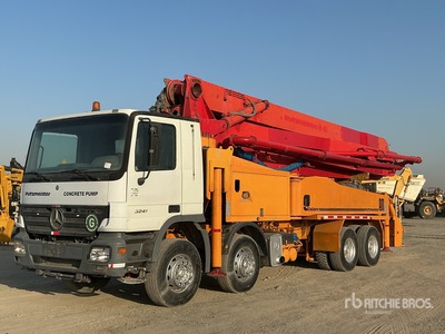 2005 Putzmeister BSF4214H 42 m on 2005 Mercedes-Benz Actros 3241 8x4 Twin-Steer Camion transportador de hormigon