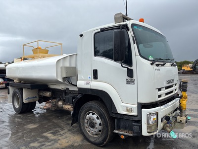 2009 Isuzu FVR1000 9000 L 4x2 Water Truck