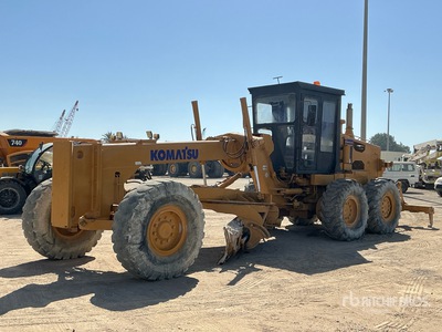 2000 Komatsu GD705A-4 Motor Grader