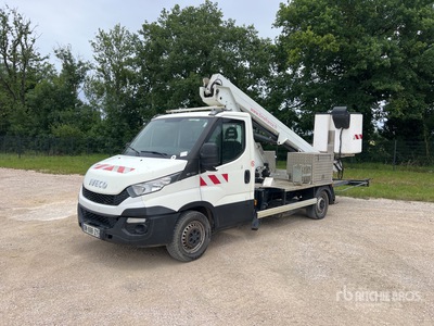 2014 ISOLI VT55NE 16 m on 2015 Iveco 35-130 Camion Nacelle Camión con Cesta Elevadora