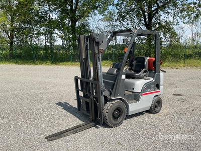 2004 Nissan L01A15 Montacargas