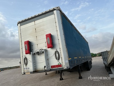 2001 Schmitz SCS24 Tri/A Tri/A Curtain Side Trailer