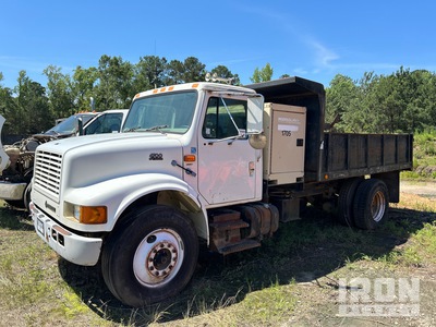 1998 International 4700 4x2 شاحنة قلابة /محور واحد