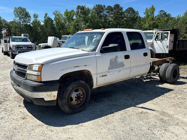 2006 Chevrolet 3500 4x2 Crew Cab Cab and Chassis