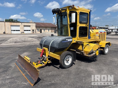 2012 Superior Broom DT80J Barredora