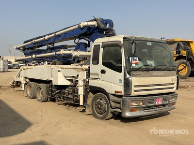 1999 Isuzu CYZ1MF 6x4 Camion transportador de hormigon