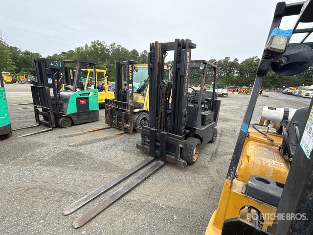 1988 Hyster S80XLBCS 8550 lb Cushion Tire Forklift