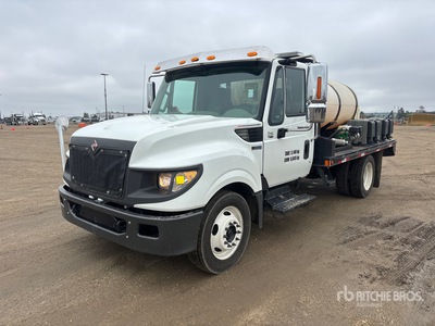 2013 International TerraStar 4x2 Spray Truck Autocarri - vari tipi