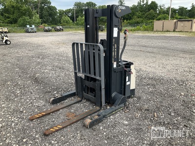 Crown SHR5520-30 Electric Forklift