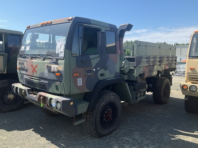 2004 Stewart & Stevenson M1078A1 LMTV 4x4 Cargo Truck