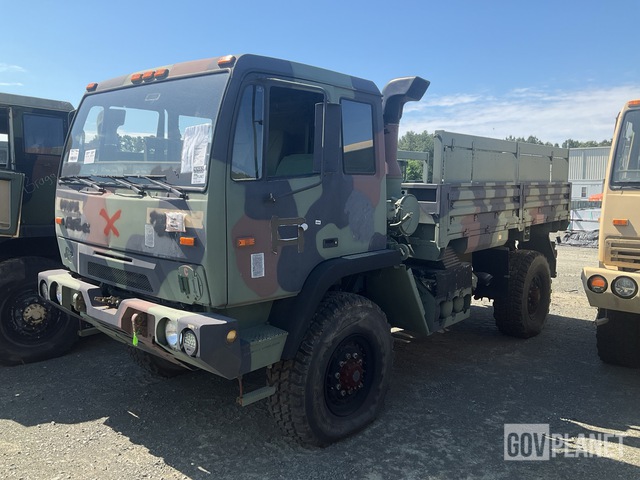 2004 Stewart & Stevenson M1078A1 LMTV 4x4 Cargo Truck
