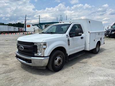 2018 Ford F-350 4x2 ユーティリティトラック