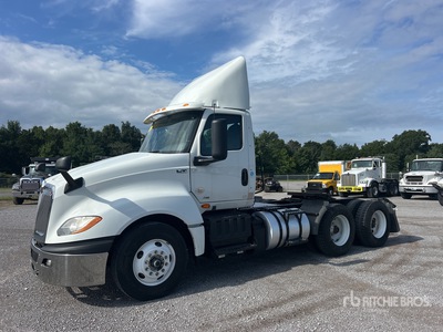 2019 International LT625 6x4 Ciągnik siodłowy T/A z kabiną dzienną