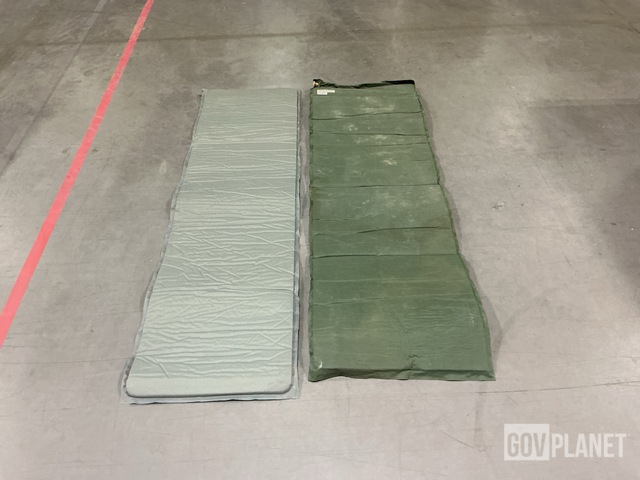 (136) Self-Inflating Sleeping Mats