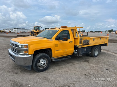 2016 Cheverolet 3500HD 4x2 Flatbed Truck
