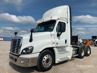 2016 Freightliner Cascadia 125 6x4 T/A Day Cab Truck Tractor