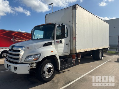 2013 Hino 268 4x2 Furgoneta caja cerrada (Inoperable)