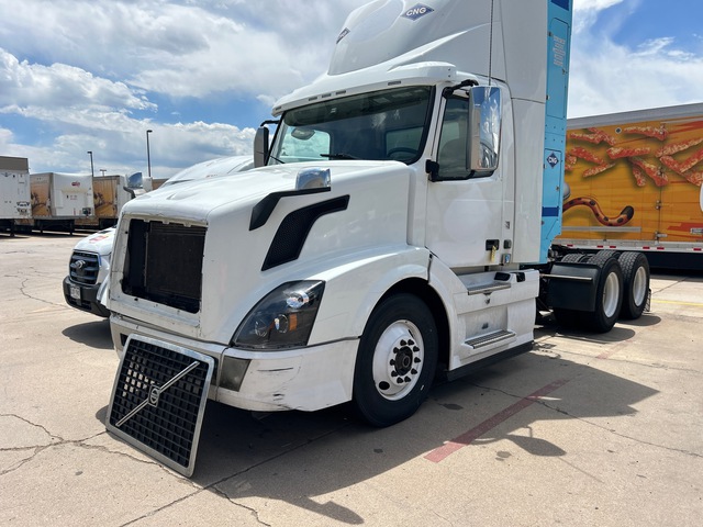 2017 Volvo VNL 6x4 T/A Day Cab Truck Tractor