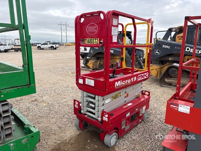 MEC MICRO 19 Electric Scissor Lift (Inoperable)