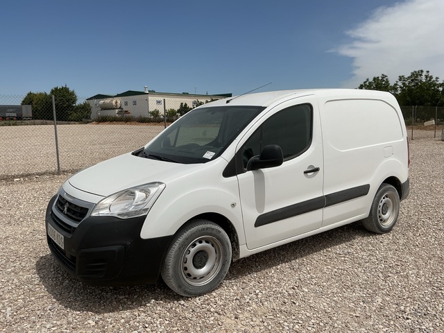 2017 Peugeot Partner Cargo Van