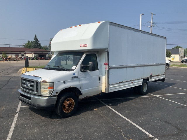 2008 Ford E-350 4x2 Van Truck