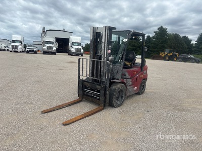 Taylor GT-60 5401 lb Pneumatic Tire Forklift