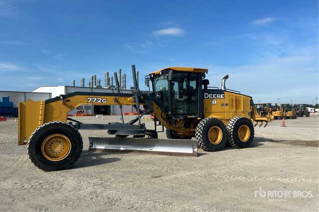 2011 John Deere 772G AWD Motor Grader