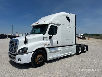 2015 Freightliner Cascadia 125 6x4 T/A Sleeper Truck Tractor