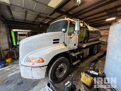2005 Mack CX612 6x4 Tanker Truck