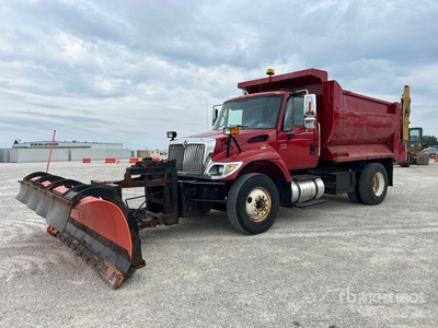 2004 International 7400 4x2 Snow Plow Truck