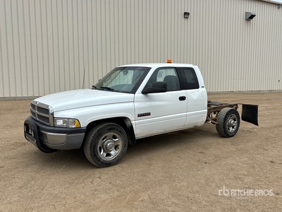 1998 Dodge Ram 2500 Laramie SLT 4x2 Extended Cab 2WD Cab and Chassis