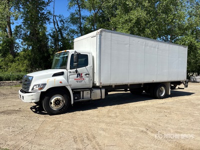 2022 Hino 268 4x2 Furgoneta caja cerrada